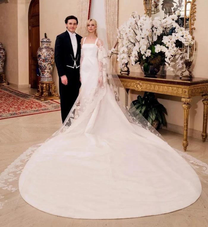 Hình ảnh trong lễ cưới của Nicola Peltz và Brooklyn Beckham vào tháng 4/2022. Ảnh: Vouge.