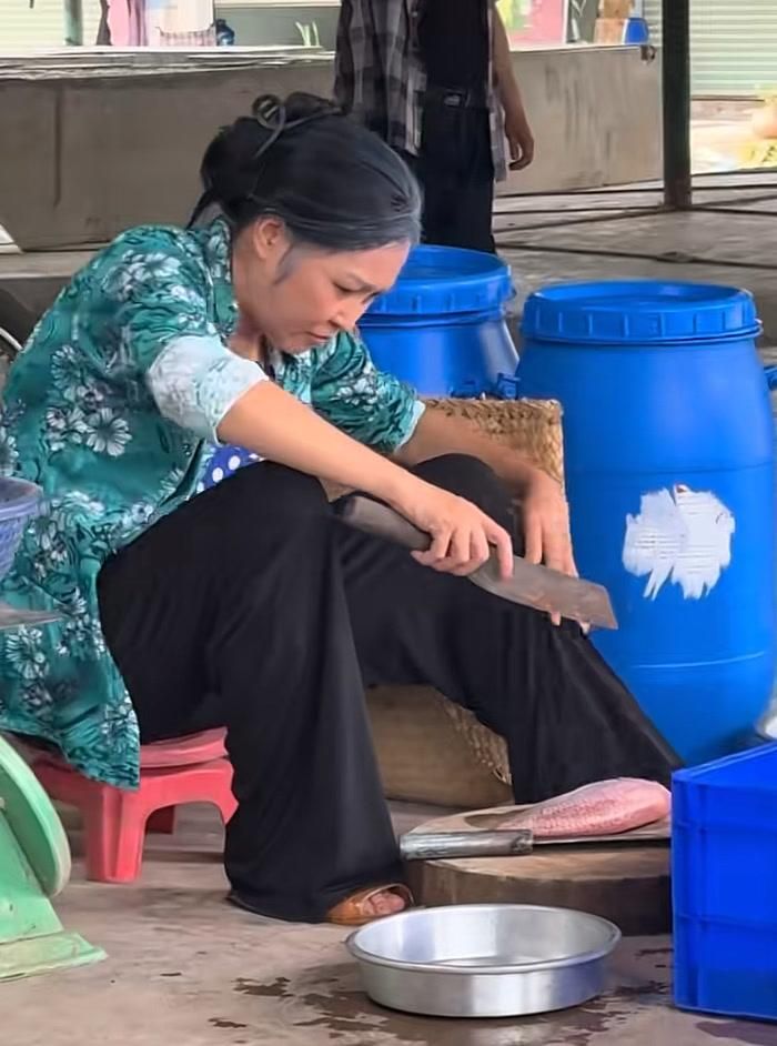 Thực chất, đây chỉ là tạo hình của Phương Thanh trong một MV của đồng nghiệp.