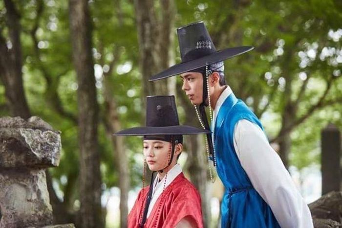 Park Bo Gum và Kim Yoo Jung từng tạo nên cặp đôi Lee Young - Hong Ra On được yêu thích trong Mây Họa Ánh Trăng. Ảnh: KBS.
