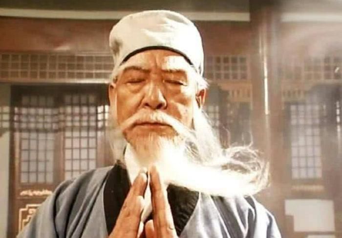 Trái với vẻ ngoài rất bình thường, ẩn bên trong Vô Danh thần tăng lại là một thân tuyệt học với nội công không thấy đáy. 