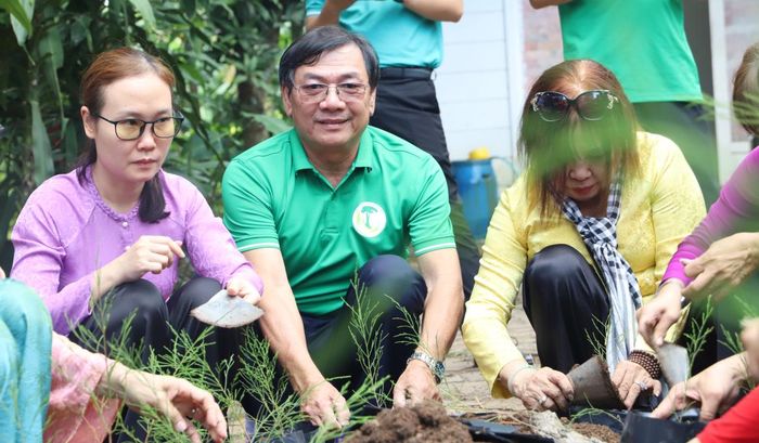 Ngày hội góp phần thực hiện chương trình “Vì Trường Sa xanh”, gắn hoạt động bảo vệ môi trường với trách nhiệm cộng đồng và tình yêu biển đảo quê hương.