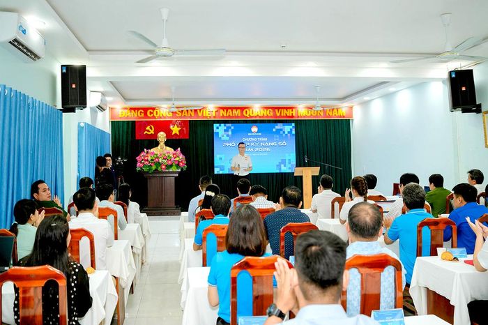Lễ khai mạc Chương trình phổ cập kỹ năng số năm 2026 do Ủy ban MTTQ Việt Nam TPHCM tổ chức tại xã Bình Lợi ngày 13/8