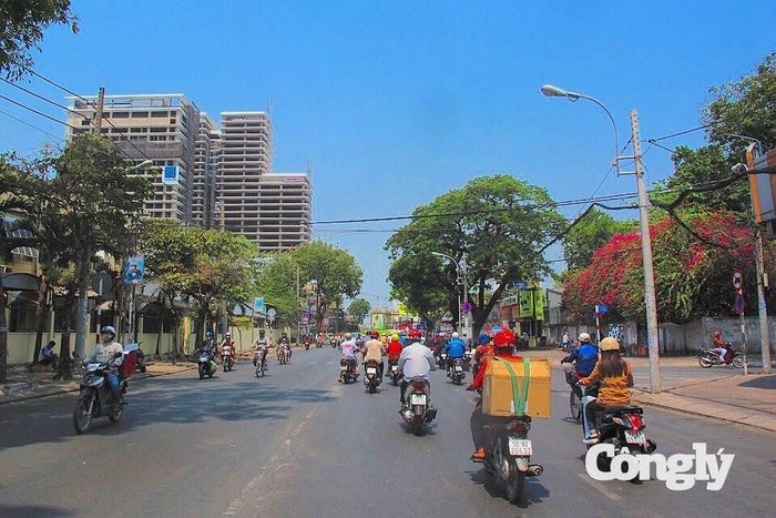 Đường Cách Mạng Tháng 8.