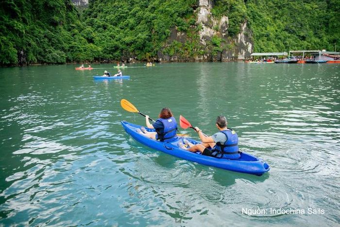 Các khu, điểm du lịch có dịch vụ vui chơi, giải trí dưới nước và phương tiện vận chuyển khách du lịch được yêu cầu nghiêm túc thực hiện giải pháp đảm bảo an ninh, an toàn.