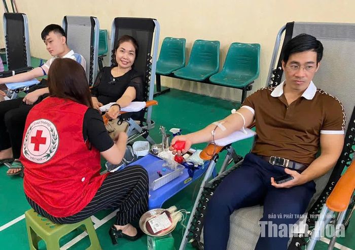 Các thành viên nhóm máu hiếm Rh- Thanh Hóa tham gia hiến máu, bổ sung nguồn máu phục vụ cấp cứu, điều trị người bệnh.