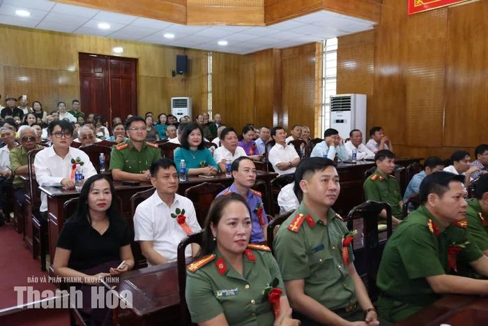 Các đại biểu dự ngày hội.