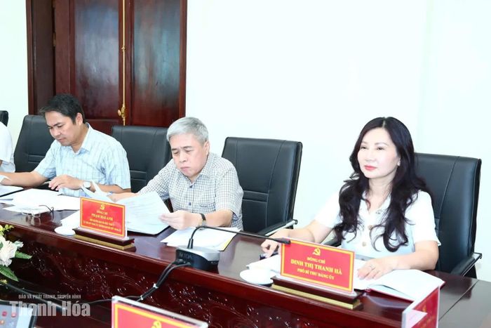 Các đại biểu dự hội nghị.