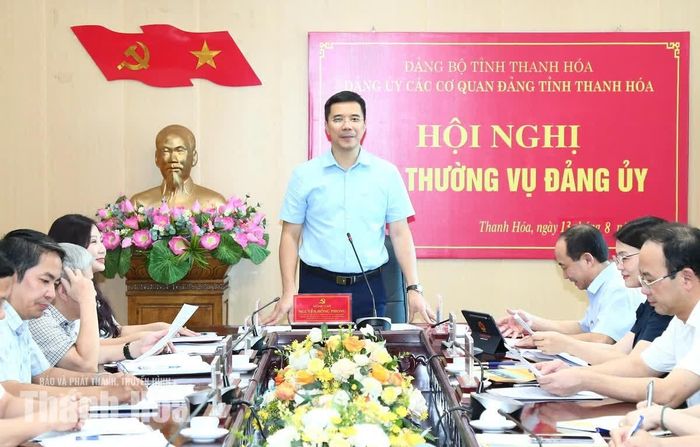 Phó Bí thư Thường trực Tỉnh ủy Nguyễn Hồng Phong phát biểu chỉ đạo tại hội nghị.