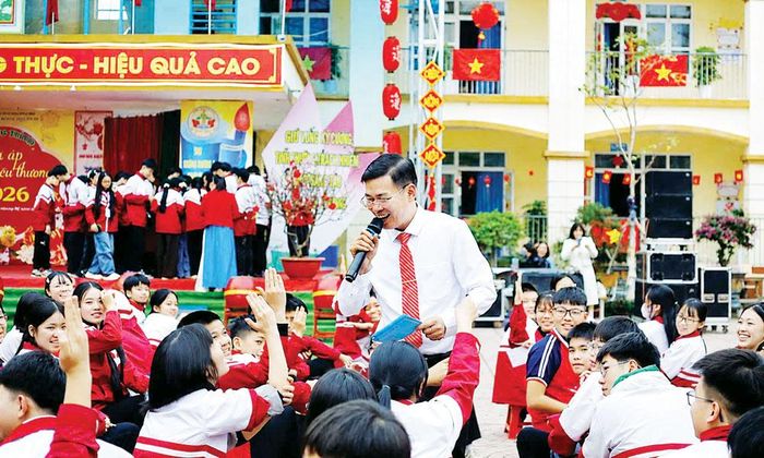 Học sinh Trường Trung học cơ sở Hoàng Hoa Thám (xã Yên Thế) trong một hoạt động ngoại khoá.