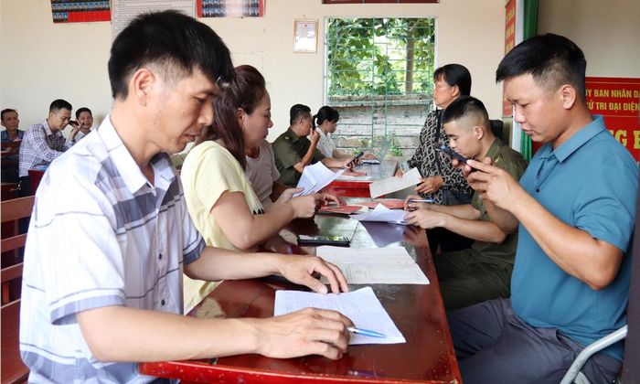 Tổ dân phố Hồ Tân Đức, phường Chũ tổ chức cao điểm làm giàu dữ liệu đất đai.