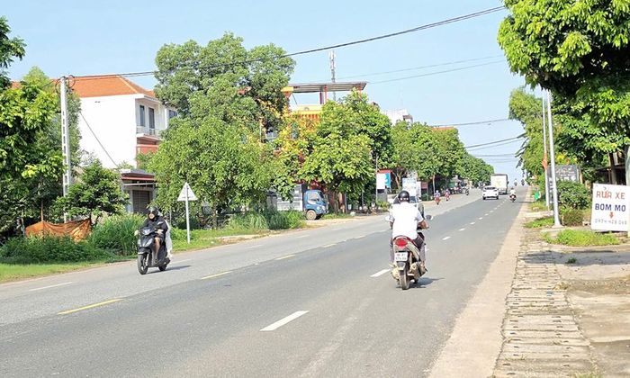 Đoạn Km14+600 đến Km16+500 Quốc lộ 31 qua xã Lục Nam chưa có hệ thống đèn chiếu sáng, tiềm ẩn nguy cơ tai nạn giao thông cao vào buổi tối, ban đêm.