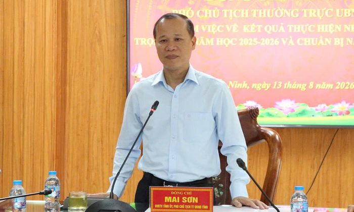  Đồng chí Mai Sơn phát biểu chỉ đạo tại buổi làm việc. 