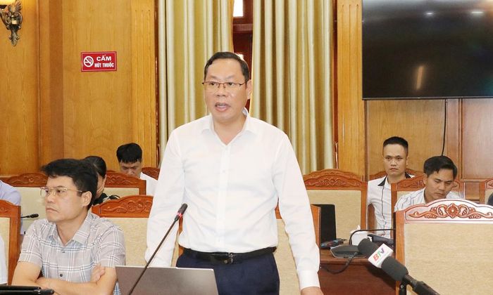  Lãnh đạo phường Bắc Giang trao đổi về xử lý tài sản công dôi dư. 