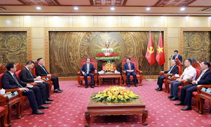  Quang cảnh buổi tiếp. 