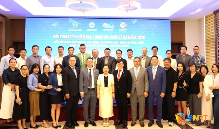 Các đại biểu tham dự tọa đàm. Ảnh: MAI QUẾ