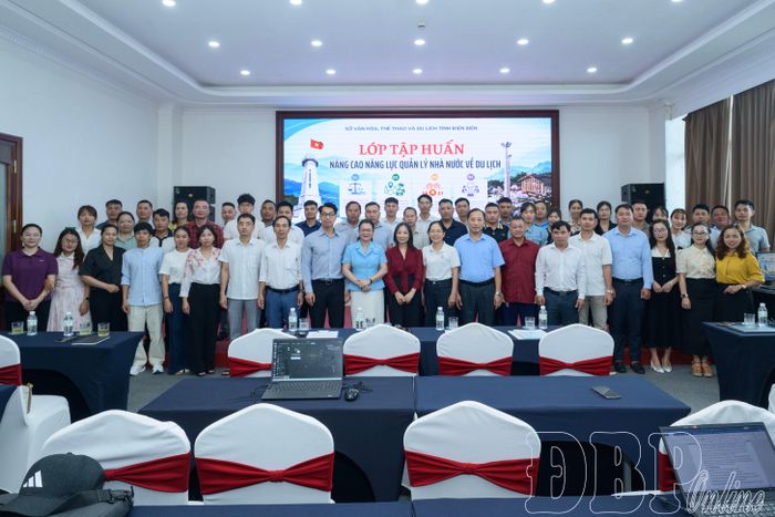 Tham gia lớp tập huấn nâng cao năng lực quản lý Nhà nước về du lịch có trên 55 học viên.