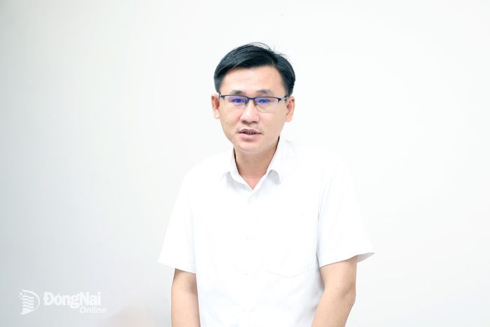 Các thành viên phát biểu tại cuộc họp. Ảnh: Hồ Thảo
