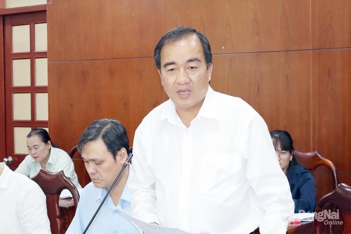 Phó Bí thư Đảng ủy, Chủ tịch UBND phường Trấn Biên Nguyễn Duy Tân phát biểu tại buổi làm việc. Ảnh: Thùy Anh