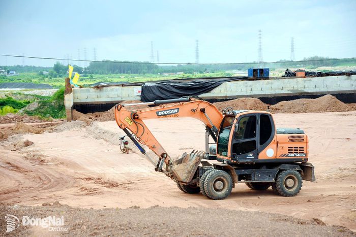 Thi công Dự án Đường cao tốc Thành phố Hồ Chí Minh - Thủ Dầu Một - Chơn Thành. Ảnh: CTV