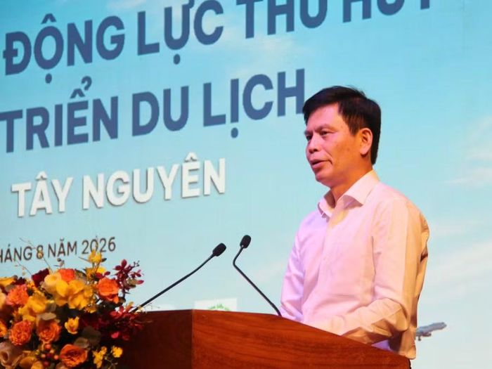 Thứ trưởng Bộ Xây dựng Lê Anh Tuấn đánh giá chủ đề hội thảo rất đúng và trúng với yêu cầu phát triển miền Trung - Tây Nguyên trong giai đoạn mới. Ảnh: T.L