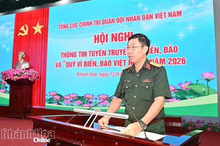 Đại tá Đỗ Duy Chinh - Phó Cục trưởng Cục Tuyên huấn phát biểu khai mạc hội nghị.