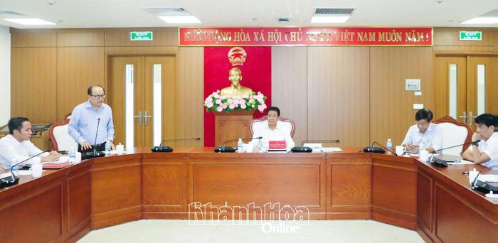Quang cảnh cuộc họp.