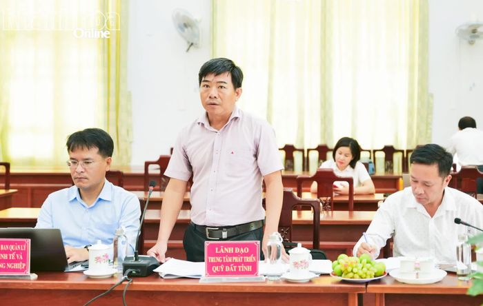Lãnh đạo Trung tâm Phát triển quỹ đất tỉnh kiến nghị chia nhỏ các bước giải phóng mặt bằng, phân rõ trách nhiệm của từng đơn vị.