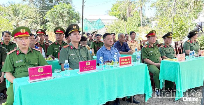 Các đại biểu tham dự lễ khởi công.