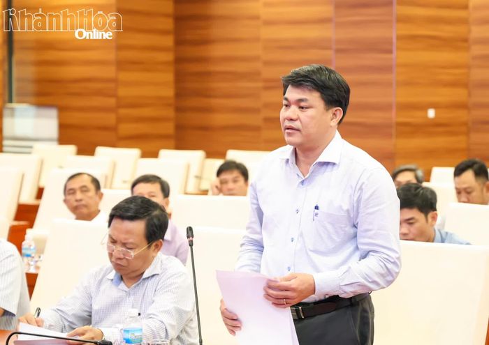 Lãnh đạo Sở Nông nghiệp và Môi trường báo cáo tại cuộc họp.