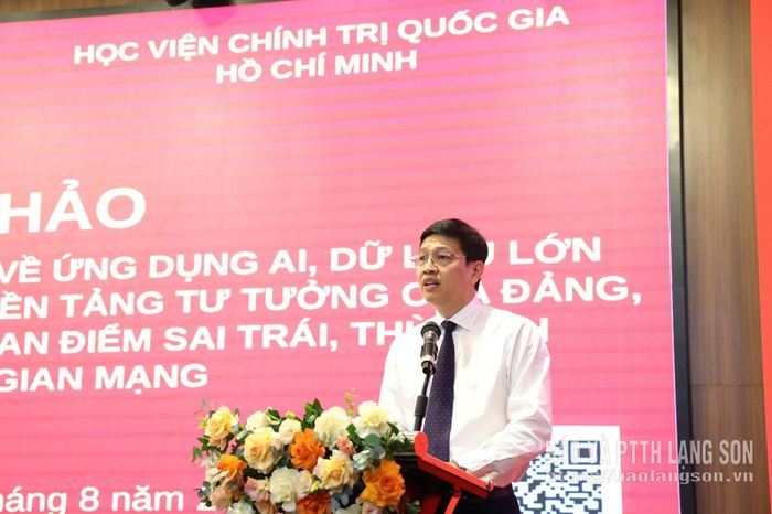 Đồng chí Vũ Hoàng Anh, Phó Bí thư Tỉnh ủy phát biểu chào mừng hội thảo