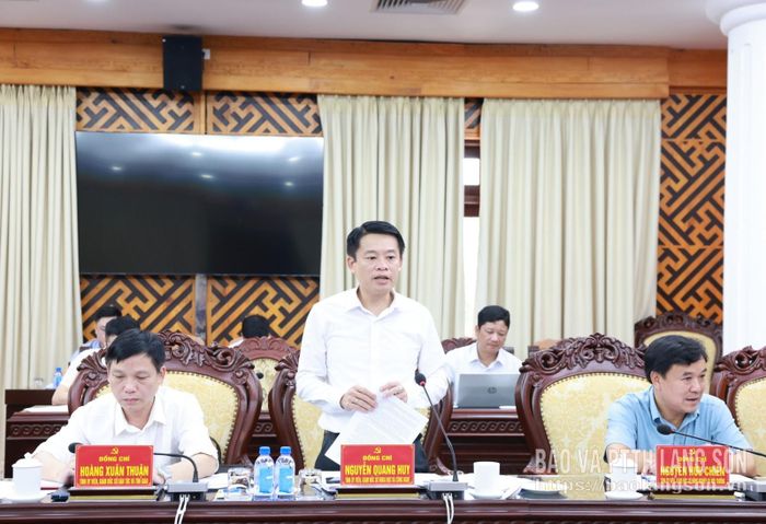 Giám đốc Sở Khoa học và Công nghệ phát biểu một số nội dung liên quan đến lĩnh vực phụ trách tại hội nghị