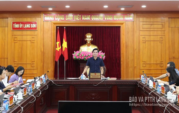 Đồng chí Hoàng Quốc Khánh, Ủy viên Trung ương Đảng, Bí thư Tỉnh ủy phát biểu tại hội nghị
