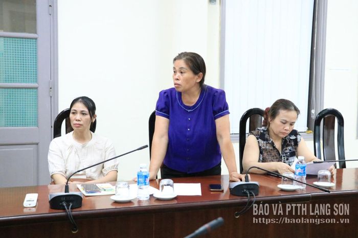 Đại diện hộ dân bị ảnh hưởng bởi dự án phát biểu tại cuộc họp