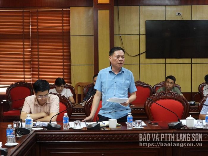 Lãnh đạo UBND phường Đông Kinh báo cáo tình hình giải phóng mặt bằng dự án