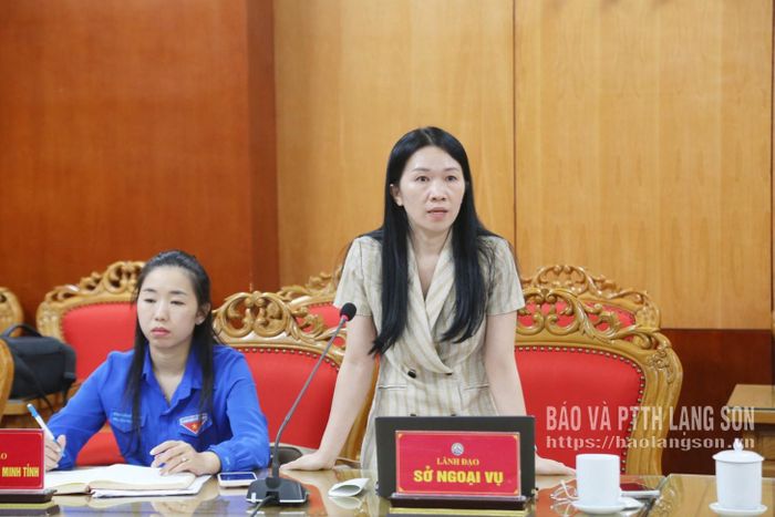 Lãnh đạo Sở Ngoại vụ phát biểu trao đổi thảo luận tại cuộc họp