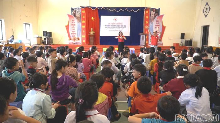  Hoạt động truyền thông trường học an toàn cho học sinh tại các trường học thuộc địa bàn dự án 