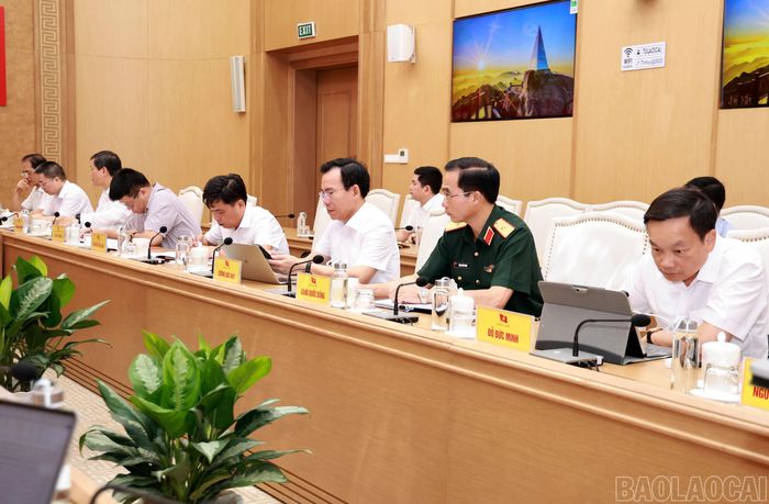 Các đồng chí Ủy viên Ban Thường vụ Tỉnh ủy dự hội nghị.