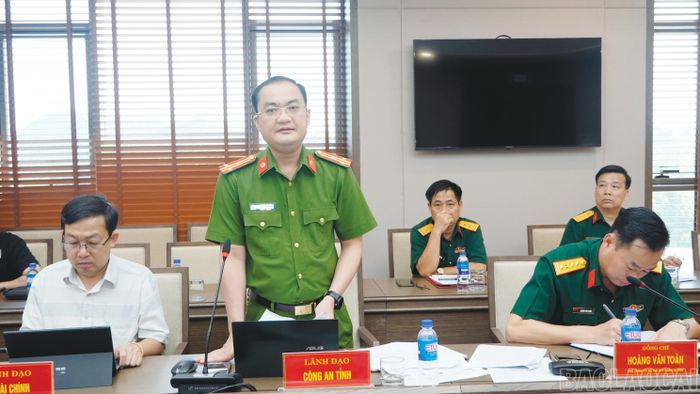 Các đại biểu thảo luận những hạn chế, khó khăn, vướng mắc trong triển khai Chiến dịch 500 ngày đêm.