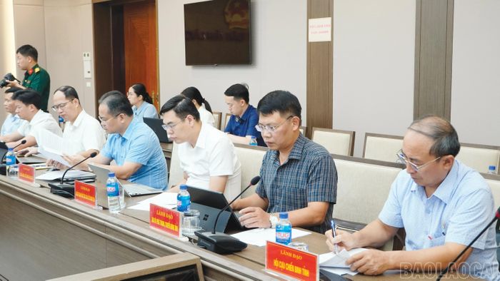 Các đại biểu tham dự cuộc họp.