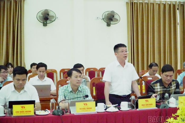 Lãnh đạo phường Cầu Thia phát biểu.
