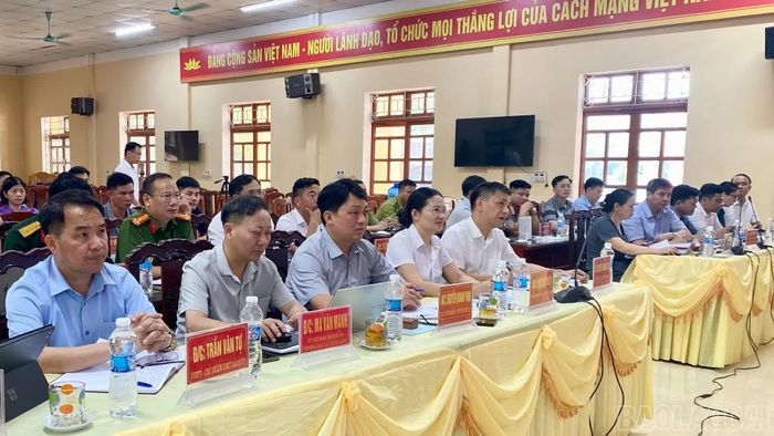 Đại biểu dự buổi làm việc.