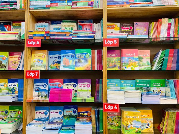 SGK sẵn sàng tại các nhà sách