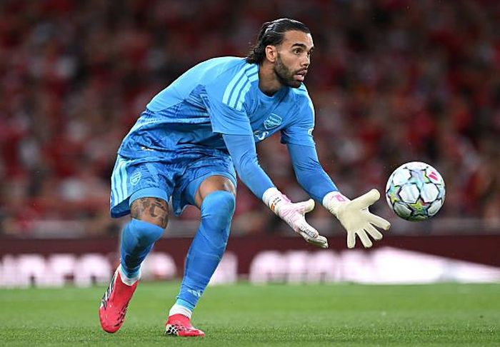David Raya tỏa sáng trên chấm luân lưu giúp Arsenal đánh bại Como.