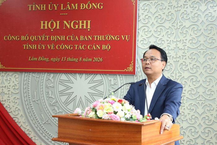 Đồng chí Đặng Hồng Sỹ, Phó Bí thư Thường trực Tỉnh ủy phát biểu tại hội nghị