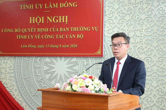 Đồng chí Nguyễn Văn Hữu phát biểu nhận nhiệm vụ