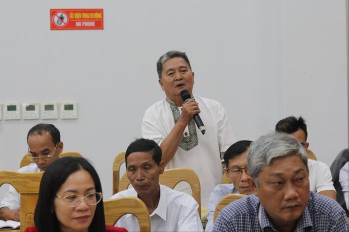 Đại biểu Dụng Thanh Đổng, xã Bắc Bình phản ánh đời sống của đồng bào địa phương vẫn còn nhiều khó khăn