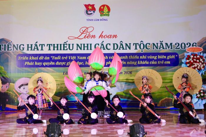 Nội dung các tiết mục tập trung ca ngợi Chủ tịch Hồ Chí Minh, Đảng Cộng sản Việt Nam, tình yêu quê hương, đất nước