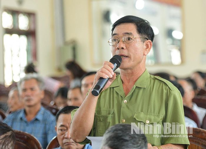 Đại diện nhân dân xã Khánh Thiện nêu ý kiến tại hội nghị đối thoại.