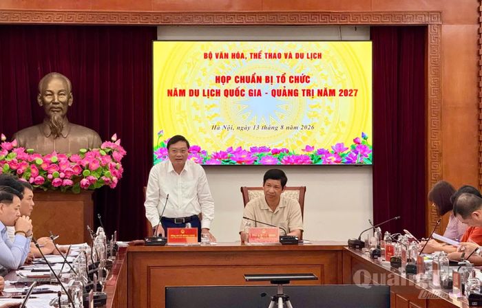 Đồng chí Chủ tịch UBND tỉnh Quảng Trị Lê Hồng Vinh phát biểu tại buổi làm việc - Ảnh: C.N
