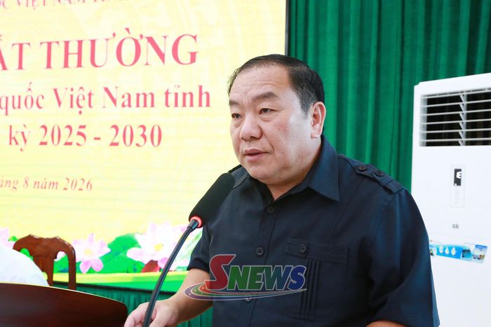 Đồng chí Chá A Của, Phó Bí thư Tỉnh uỷ, Chủ tịch Ủy ban MTTQ Việt Nam tỉnh, phát biểu tại Hội nghị.
